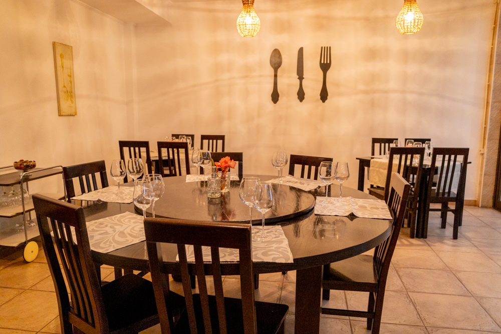 Mesas do Restaurante A Sombra