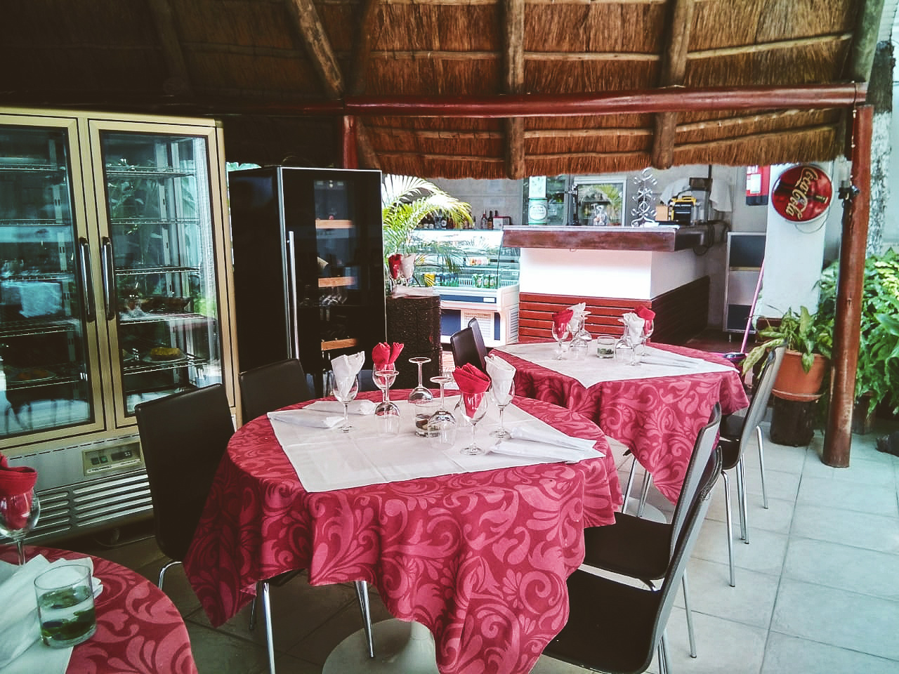 Mesas do Restaurante A Sombra
