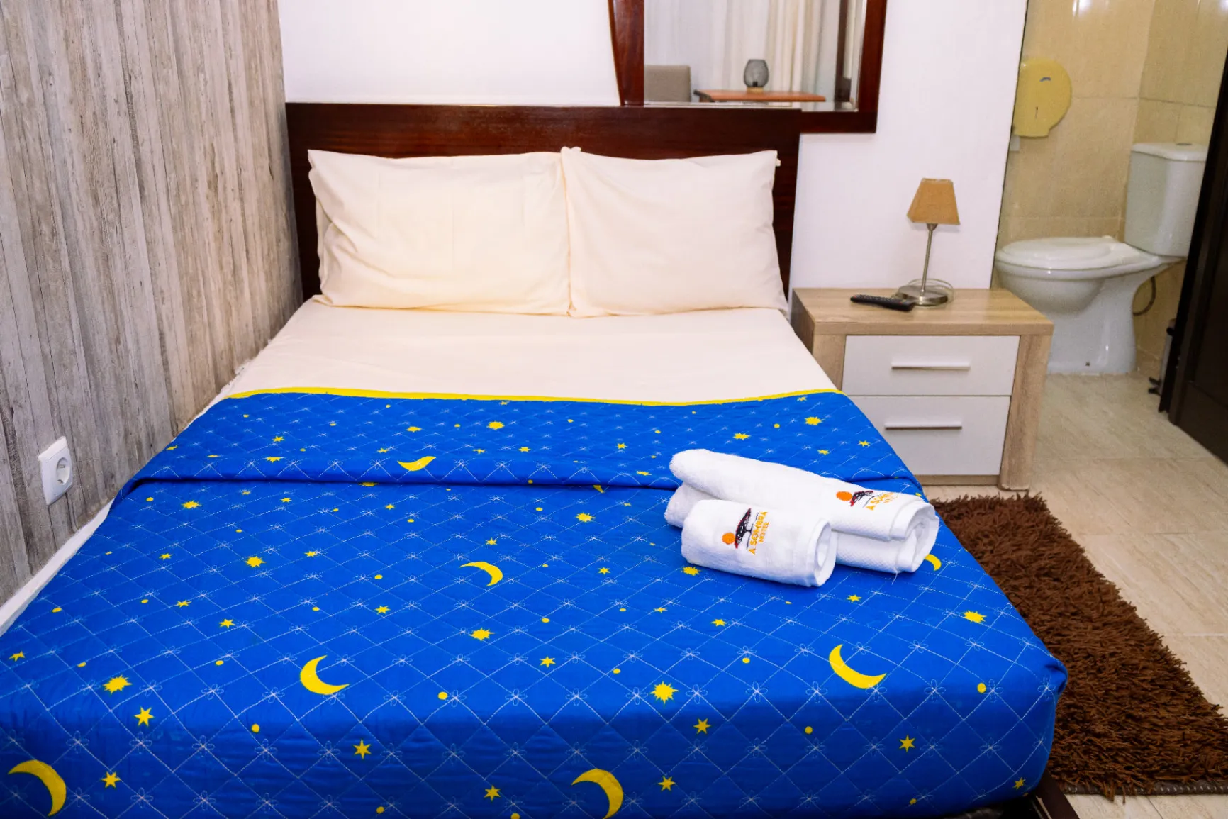 Quarto com Cama Casal Queen Size