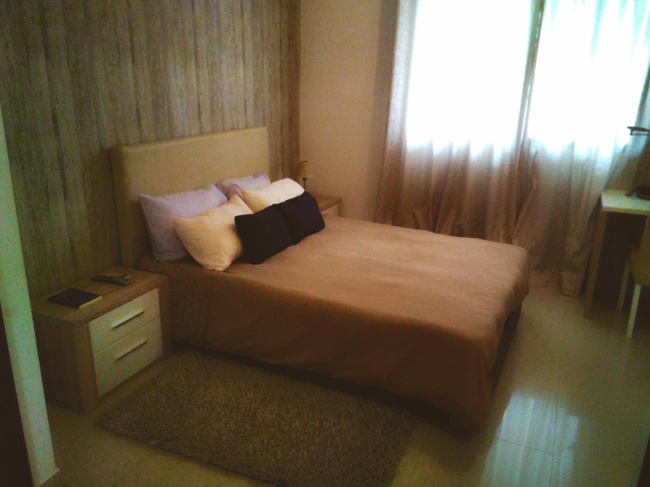 Quarto com Cama Casal Queen Size